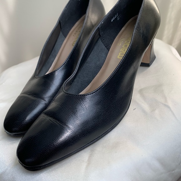 Vintage 80s Round Toe Pumps - Picture 4 of 7